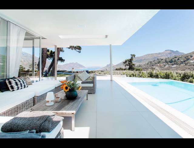 6 BEDROOM HOUSE TO LET IN RUYTEPLAATS